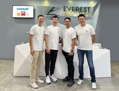 From left to right: Don Li (CEO of Everest), Mark Le (CEO of Spark Education), Tony Ngo (President of Everest), and Wilson Li (CSO & CFO of Spark Education) at creation of the joint venture.