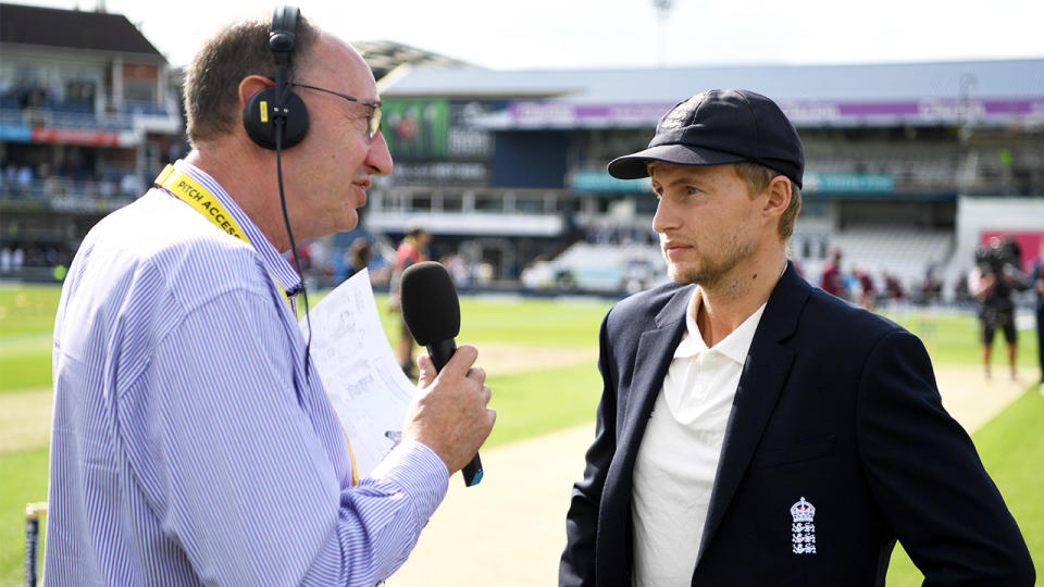 Commentator Jonathan Agnew (pictured left) speaking to Joe Root (pictured right). (Getty Images)
