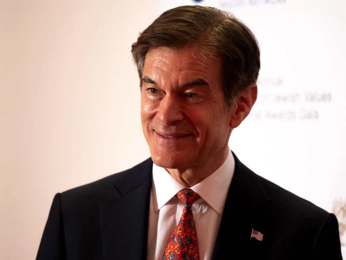 Dr. Oz says he'll fight to end illegal immigration. A business owned by his fami..