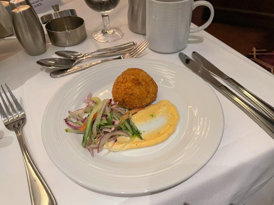 crab cake on a plate