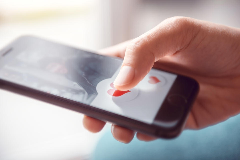 How disabled singles on dating apps are navigating questions of how and when to disclose their disabilities, planning accessible meet-ups and more. (Photo: Getty Creative stock image)