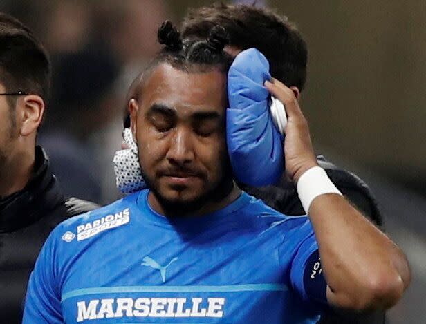 Lors du match OM-OL le 21 novembre, le capitaine marseillais Dimitri Payet avait été touché à la tête par une bouteille d'eau lancée des tribunes. (Photo: Benoit Tessier via Reuters)