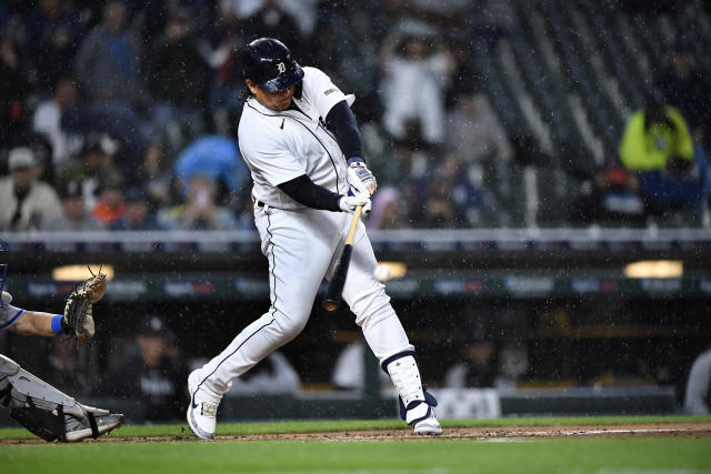 Miguel Cabrera hits 507th homer, Tigers beat Royals 2-1