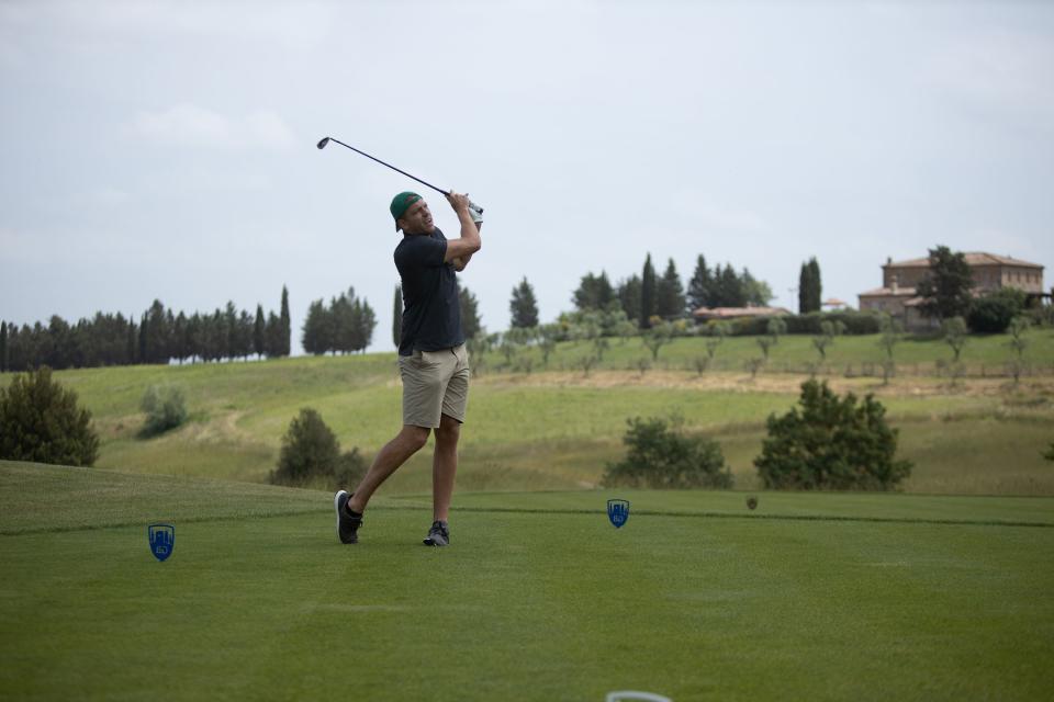 The next morning, David went to play golf with the guys at Castiglion del Bosco’s course.