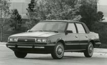 <p>The Chevrolet Celebrity-the front-drive mid-size entry that made its debut as an '82 model-emerges as the best-selling car in the United States for 1986, supplanting its smaller sibling, the Cavalier, to take the crown.</p>