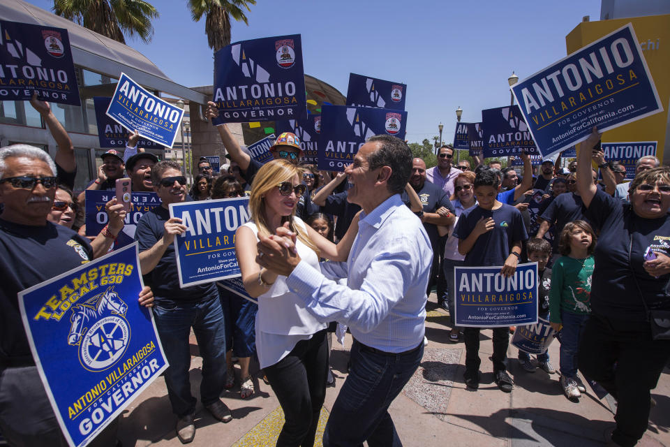 Democratic gubernatorial candidate Antonio Villaraigosa dances at Mariachi Plaza in his childhood Los Angeles neighborhood of Boyle Heights as he campaigns in the run-up to the primary election, on June 2, 2018. (Photo: David McNew/Getty Images)