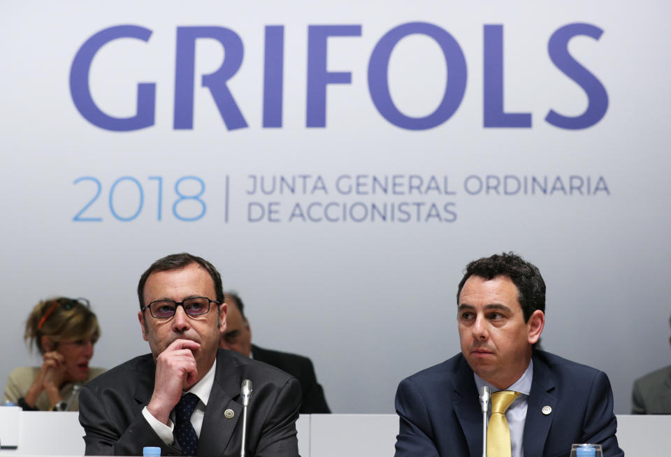 <p>Raimon y Víctor Grifols, que ocupan la posición 14 de la lista, son los presidentes de Grifols, la multinacional especializada en el sector farmacéutico líder mundial en suministros a hospitales. La empresa catalana tuvo una facturación de 5.340 millones de euros en 2020. (Foto: Albert Gea / Reuters).</p> 