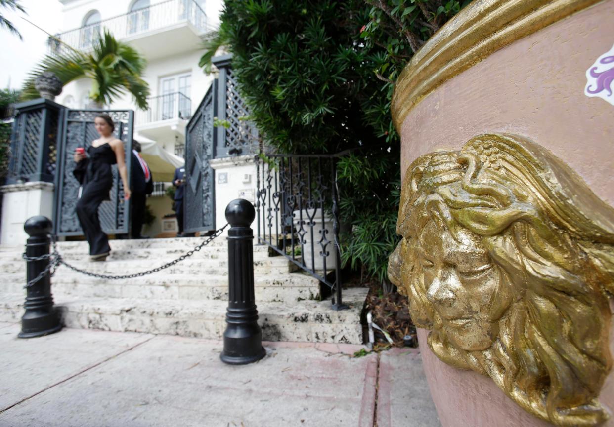 VERSACE-MANSION-MUERTES (AP)