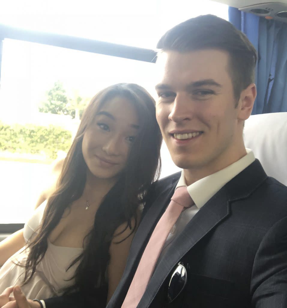 Nikkie同男友Tyler，參與姑姐婚禮當日的合照。