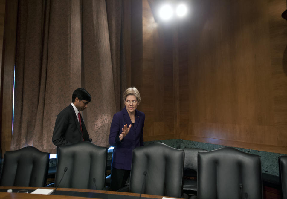 Sen. Elizabeth Warren (D-Mass.) with her former counsel Ganesh Sitaraman in 2013. He's now a professor at Vanderbilt Law School and an outside policy adviser. (Photo: Cliff Owen/ASSOCIATED PRESS)