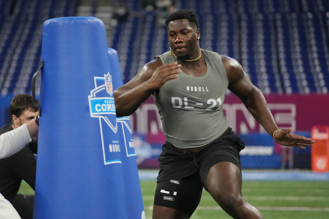 Feb 29, 2024; Indianapolis, IN, USA; Clemson defensive lineman Ruke Orhorhoro (DL21) works out during the 2024 NFL Combine at Lucas Oil Stadium.