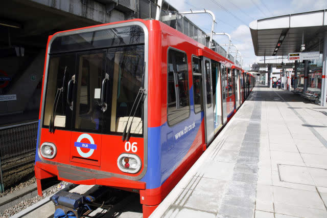 london   april 22  london dlr ...