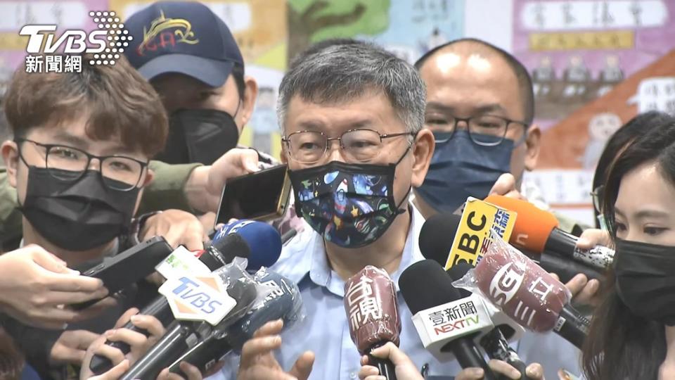 台北市長柯文哲日前表示台灣恐有4百萬人染疫約莫會有4萬人死亡。（圖／TVBS）