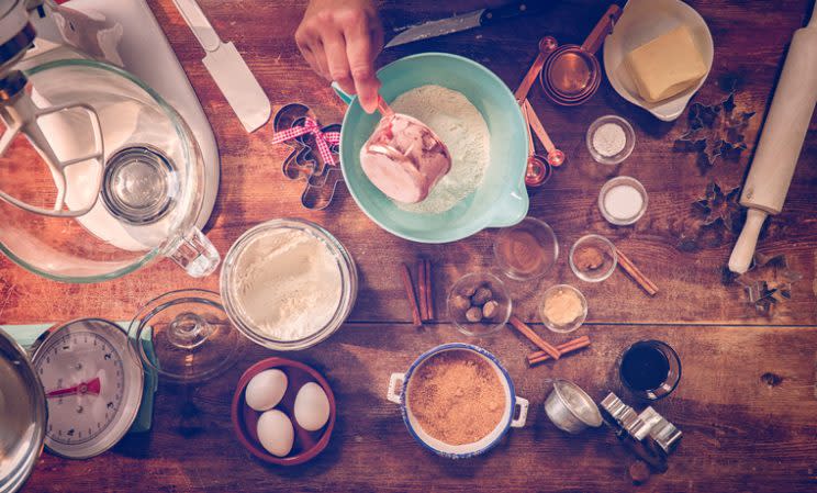 Practica una y otra vez hasta conseguir los pasteles perfectos. Foto: GMVozd/Getty Images