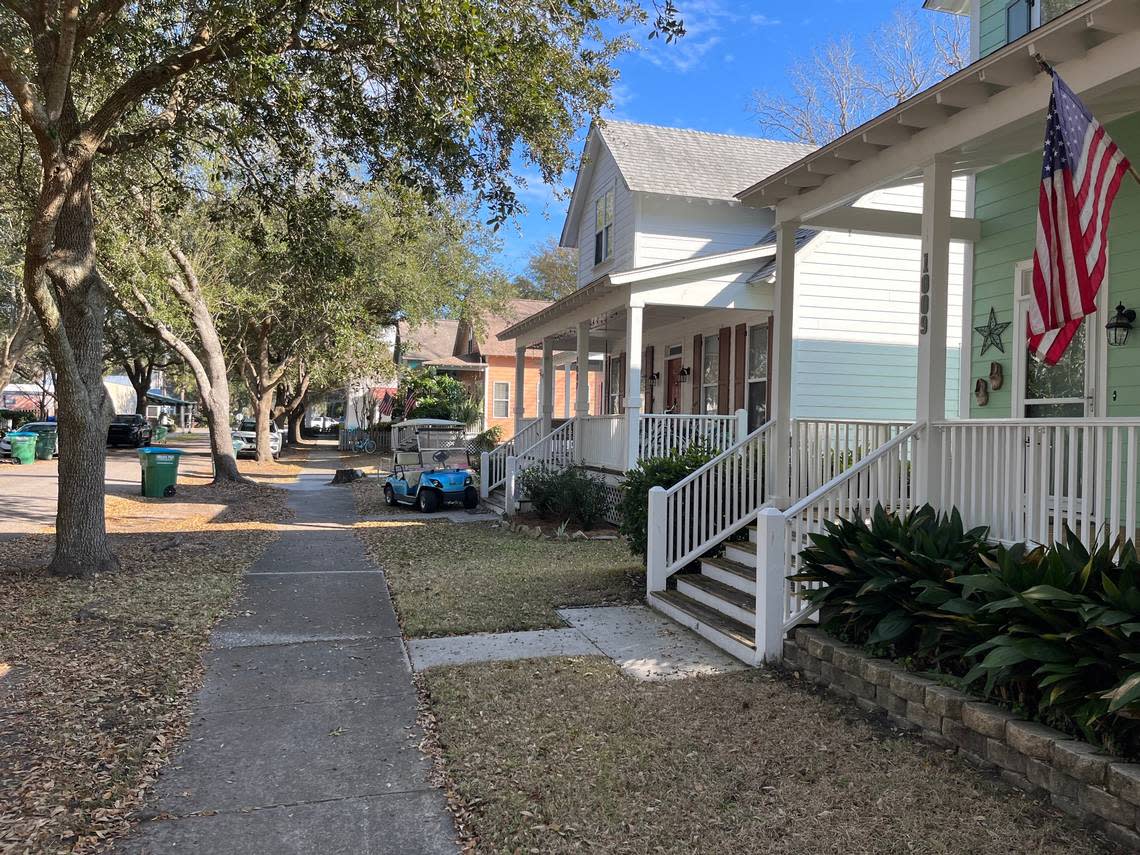 Port Royal neighborhoods have homes with porches that abut sidewalks, making them pedestrian friendly.