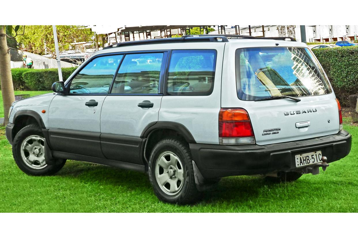 Pre-facelift Subaru Forester Limited