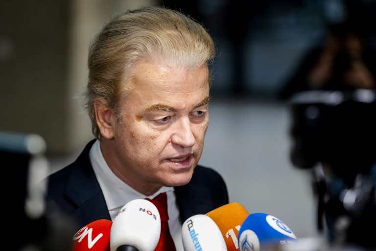 Geert Wilders répond aux journalistes, le 7 février 2024 à La Haye aux Pays-Bas (Sem van der Wal)