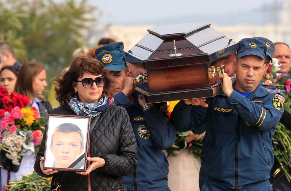 Crimea mourns Kerch school shooting victims