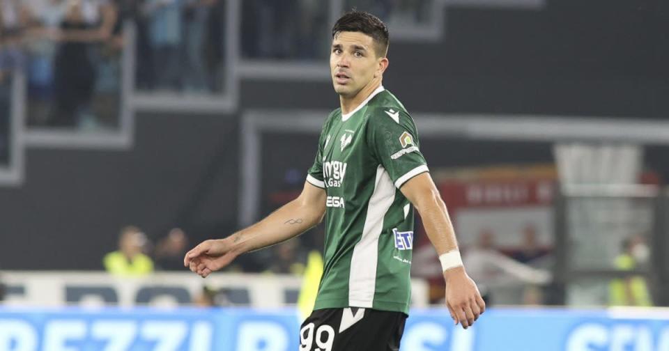 Reported Arsenal target Giovanni Simeone during a match Credit: PA Images