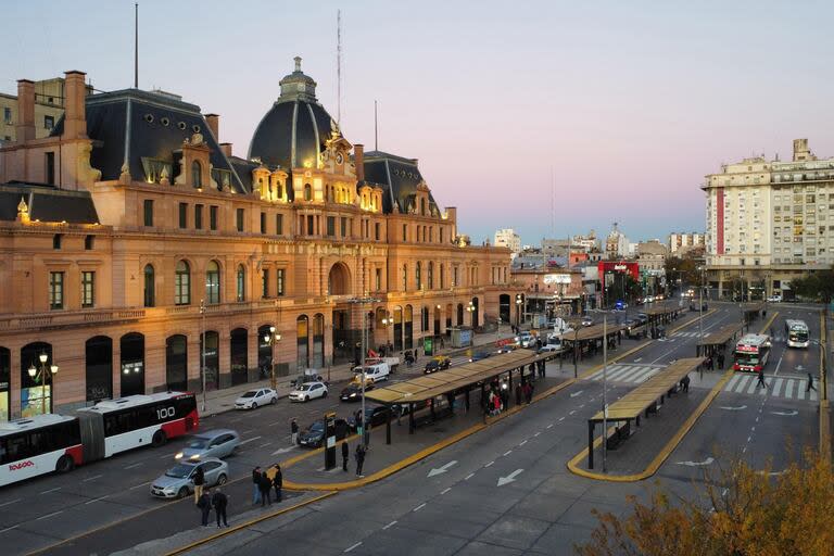 La estación de Constitución, con poco movimiento esta mañana por el paro general