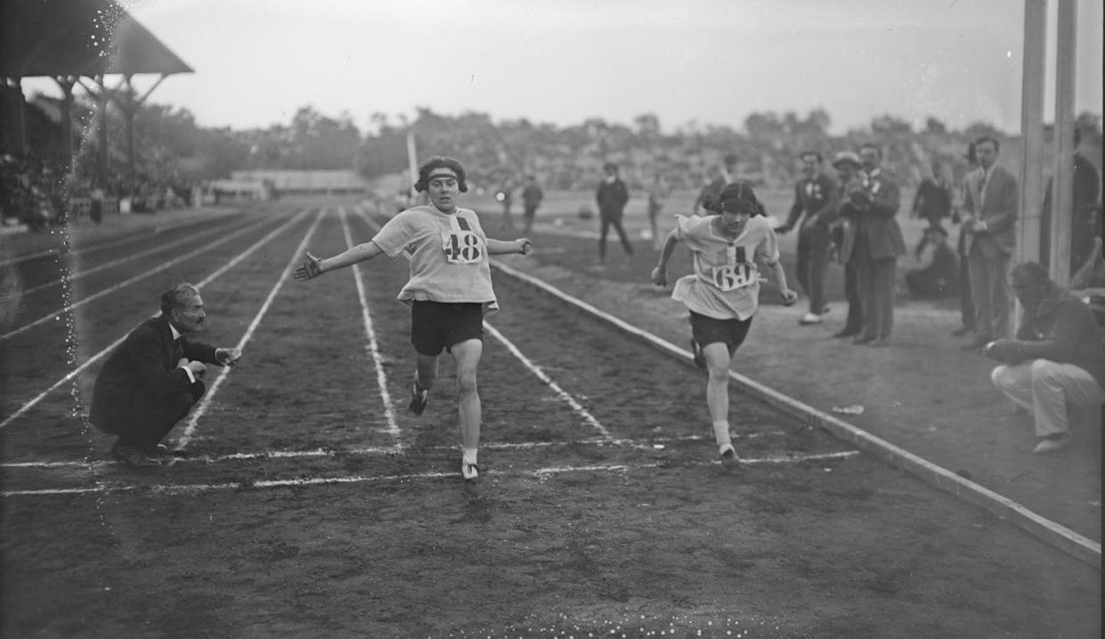 Corredoras en 1922. <a href="https://gallica.bnf.fr/ark:/12148/btv1b530891005.r=20-8-22%2C%20stade%20Pershing?rk=128756;0" rel="nofollow noopener" target="_blank" data-ylk="slk:Agence Rol/Gallica;elm:context_link;itc:0;sec:content-canvas" class="link ">Agence Rol/Gallica</a>