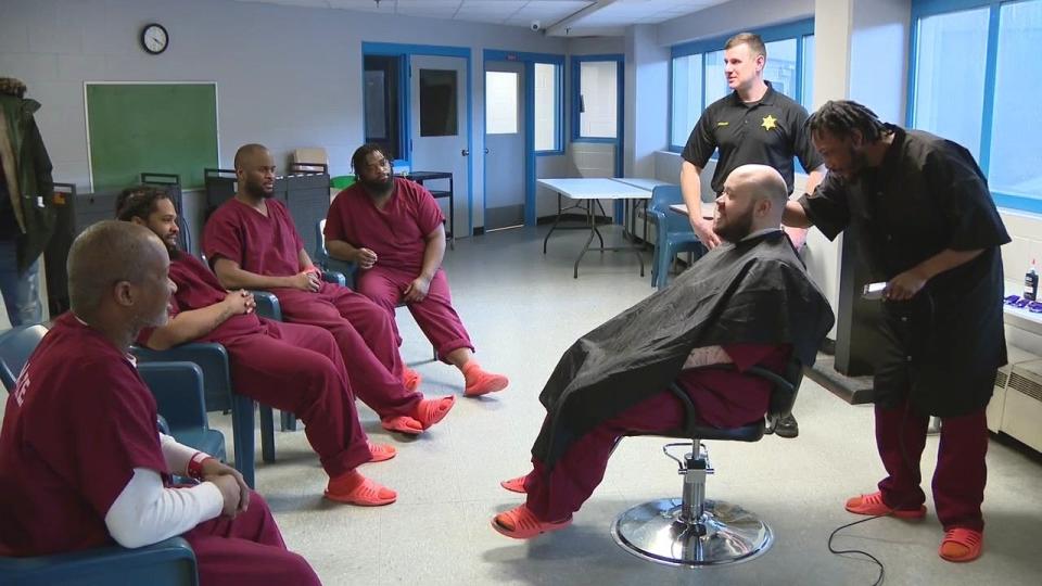 <div>Genesee County inmates participate in a barbershop class offered by IGNITE.</div>