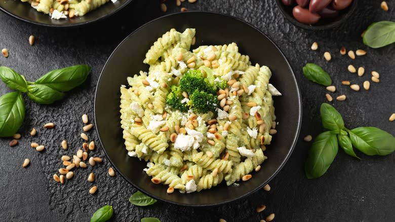 rotini with pesto cream sauce