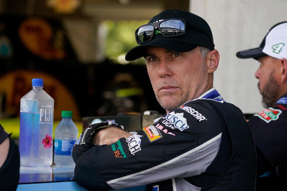 The pressure is building on Kevin Harvick (and others).