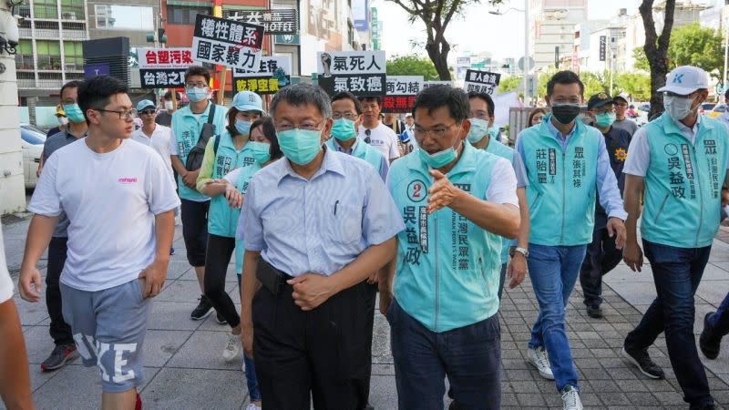 ▲身兼台灣民眾黨主席的台北市長柯文哲，近日來每逢假日就會南下到高雄，為黨籍徵召的高雄市長補選候選人吳益政輔選。（圖／台灣民眾黨提供）