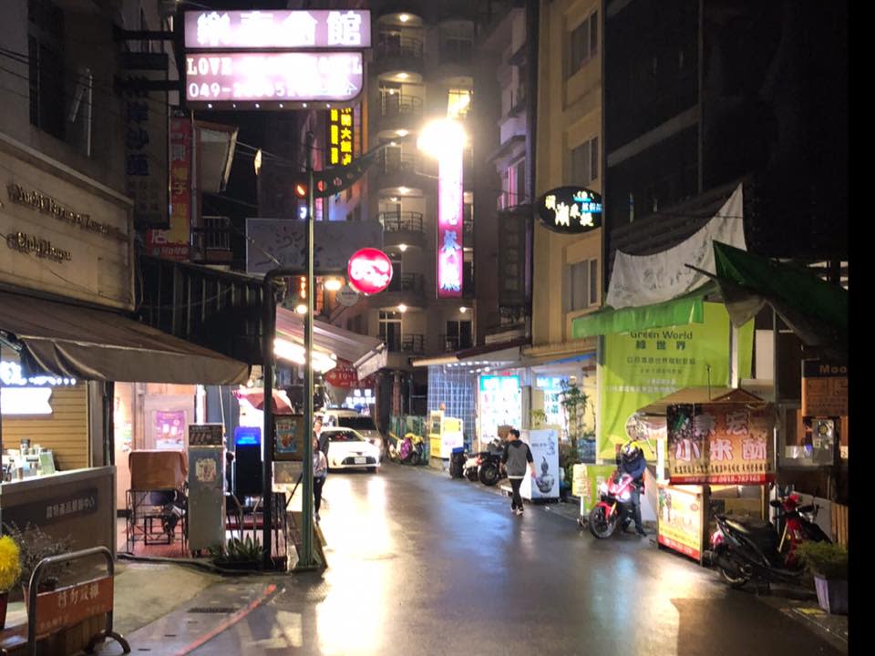 若少了陸客...謝金河貼數張日月潭夜景 向蔡喊話