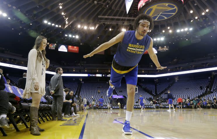 Anderson Varejao is a crane, and he’s flying. (AP)