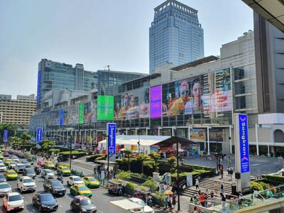 Thailand celebrates the world’s biggest water splashing festival - all Central shopping centres invite travelers to enjoy the world phenomenon Songkran Festival (PRNewsfoto/CENTRAL PATTANA)