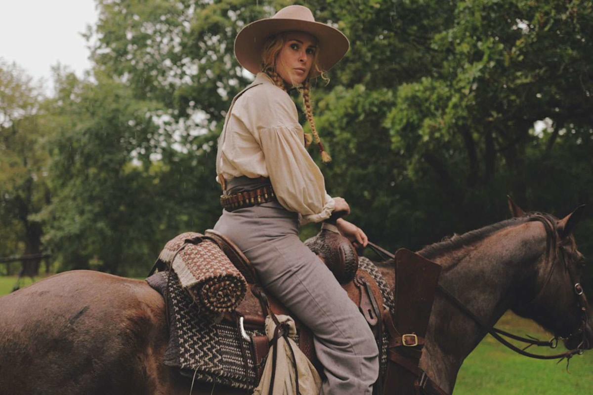 Rumer Willis Continues 'Kooky Hollywood Legacy' by Bringing Her 2Year