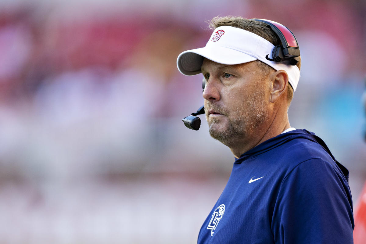 Auburn officially hires Hugh Freeze as head coach