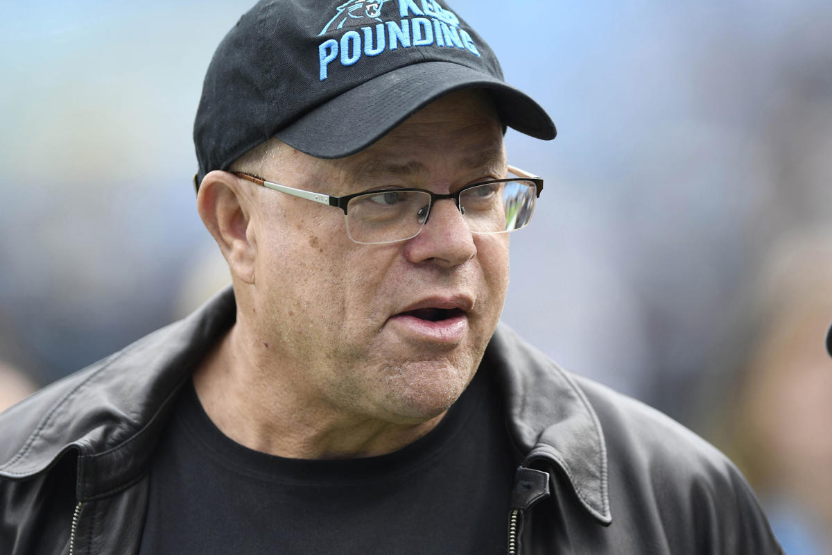 #NFL fines Panthers owner David Tepper $300K after he threw drink toward Jaguars fans from luxury box [Video]