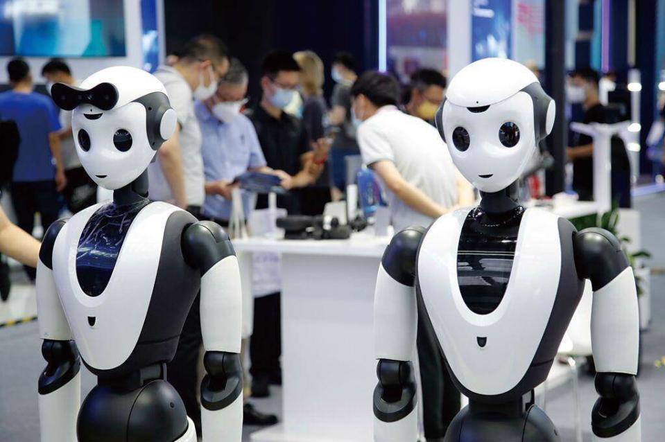 大陸工信部部長金壯龍3月1日曾表示，工信部將前瞻布局未來產業，包含人形機器人與6G等。（中新社）