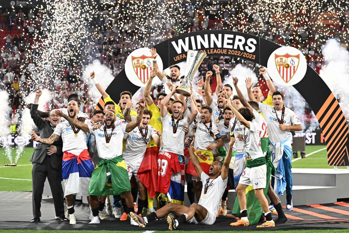 EL SEVILLA, 16 MESES DESPUÉS, SE EJERCITÓ EN LA ALFOMBRA DEL JUVENTUS  STADIUM