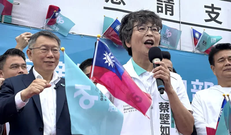 ▲民眾黨台中市第一選區立委參選人蔡壁如昨天在梧棲區成立競選總部，媒體報導的焦點卻放在台中市長盧秀燕和柯文哲巧妙不同台。（圖／記者顏幸如攝，2023.12.03）