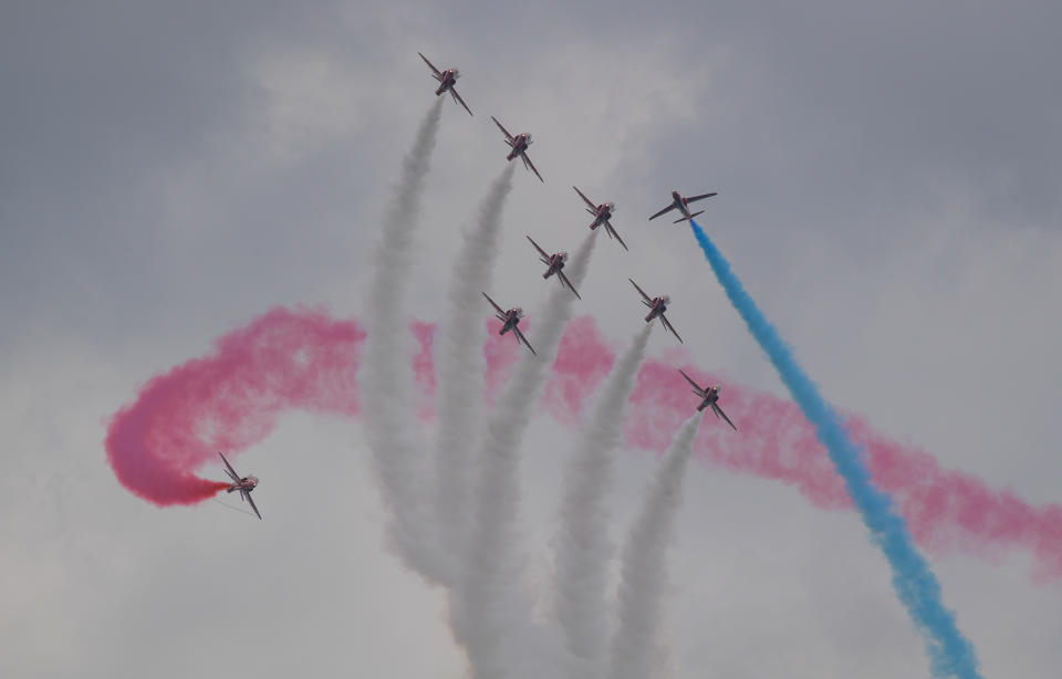 BOURNEMOUTH, ENGLAND - SEPTEMBER 02: The Red Arrows perform during the Bournemouth Air Festival on September 02, 2021 in Bournemouth, England. The air show runs from the 2nd to 5th September and features numerous displays including a performances by the RAFAT Red Arrows, RAF Typhoon, Chinook and full Battle of Britain memorial flight. (Photo by Finnbarr Webster/Getty Images)