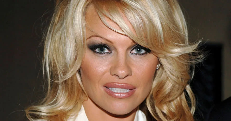 So sieht Pamela Anderson für ihr neuestes Projekt nicht aus. (Bild: Getty Images)