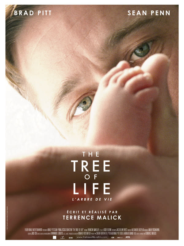 The Tree of Life, de Terrence Malick, 2011. Le génie de Malick est évident dans ce film merveilleusement photographié. On reste pourtant peu convaincu par le discours métaphysique lourdingue du cinéaste. Terrence Malick fidèle à lui-même, livre un film-monument qui s'égare dans un symbolisme fumeux.