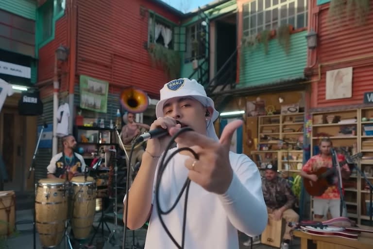 Trueno, en su set para el Tiny Desk (Home)