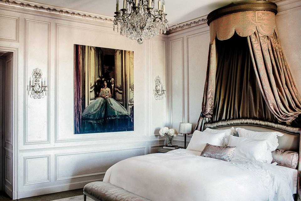 Lagerfeld lent his decorating skills to the renovation of two generous Grands Appartements in the Hôtel de Crillon in Paris.