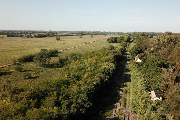 El amplio predio de la exestación Sucre, del Ferrocarril General San Martín, donde se pretende desarrollar el Centro Ambiental Luján  