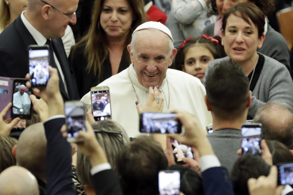 <p>El papa Francisco generó polémica este año por los escándalos de abusos sexuales en la Iglesia Católica, pero también por unas declaraciones en las que condena la homosexualidad. (AP Photo/Andrew Medichini) </p>