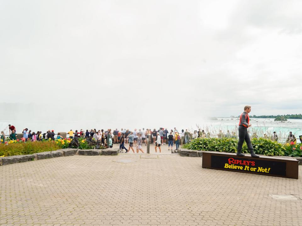 Crowds at Niagara Falls