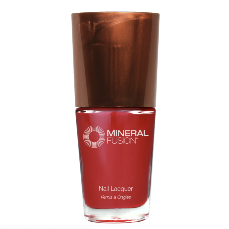 Mineral Fusion Nail Polish in Scarlett