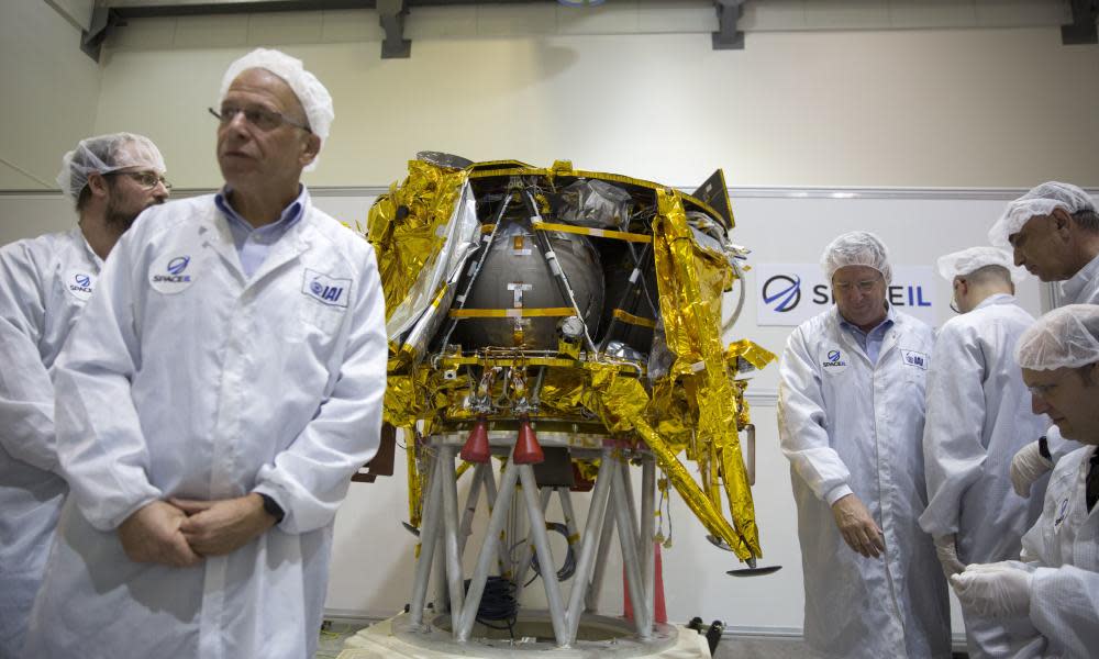 Technicians with the the SpaceIL lunar module.