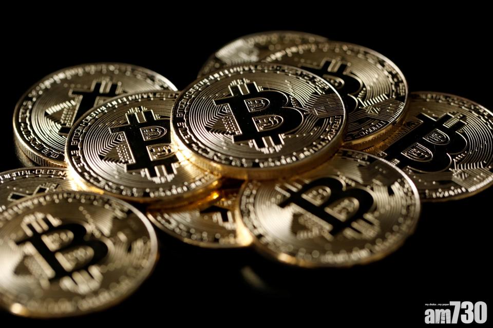 Bitcoin比特幣升逾4%重上6.7萬美元，比特幣ETF升逾5%。