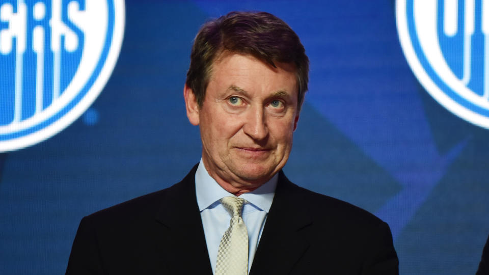 Wayne Gretzky is apparently in the middle of one of the weirder lawsuits we can remember. (Photo via USA TODAY Sports)